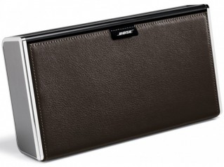 Bose SoundLink Bluetooth Mobile Speaker II brunt läder hos Larsbengtsson.se