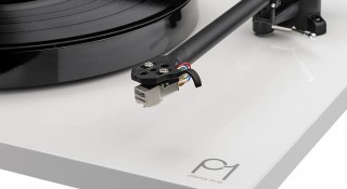 Rega Planar 1 hos Larsbengtsson.se